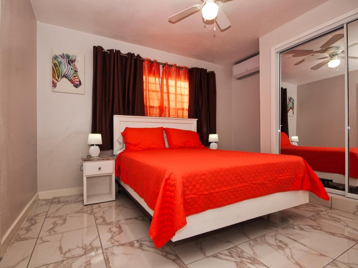 Apartamento The Castle Philipsburg  Exterior foto