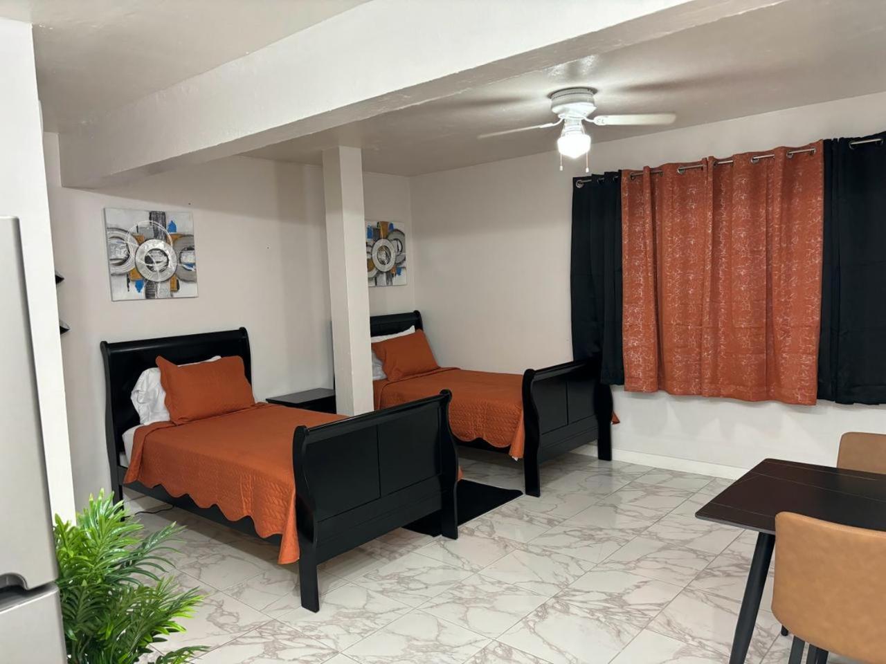 Apartamento The Castle Philipsburg  Exterior foto